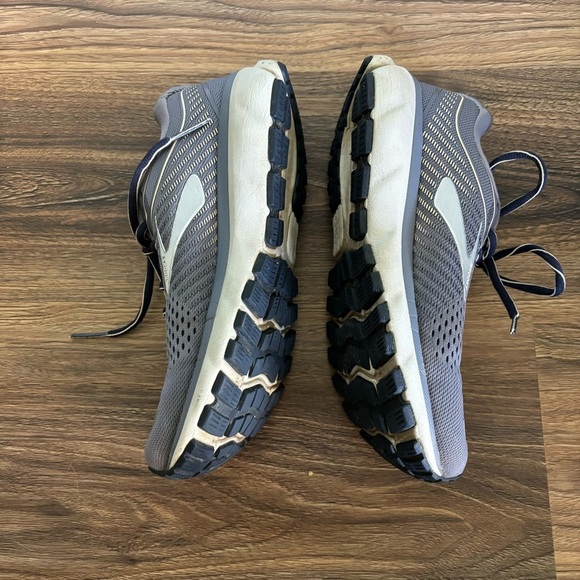 Brooks Ghost 12 1203051B086 Medium B Size Women's 6.5 - Picture 5 of 9